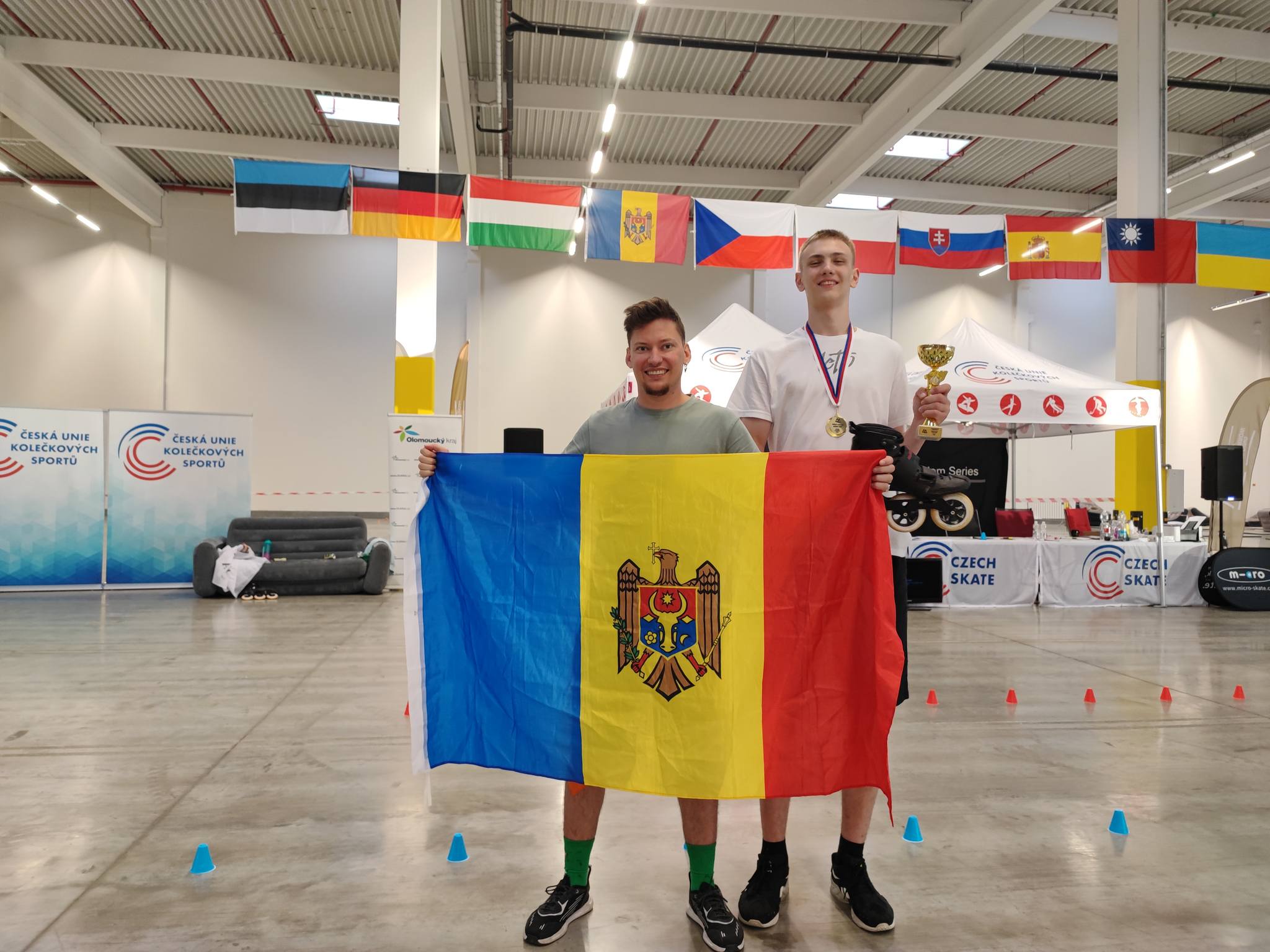 #FSNSR FSNSR Federația de role din Moldova E o mândrie pentru țara noastră! Sportivul Maxim Karaion a cucerit două medalii de aur la Cupa Mondială de role din Cehia!