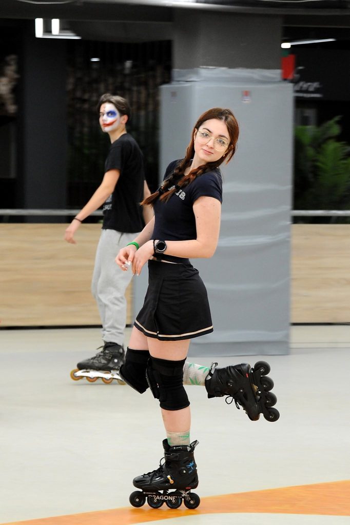 Abonament Rollerdrome – 1 lună – teren de role cu acces nelimitat – RollerPark (cu role în chirie) - imagine 9