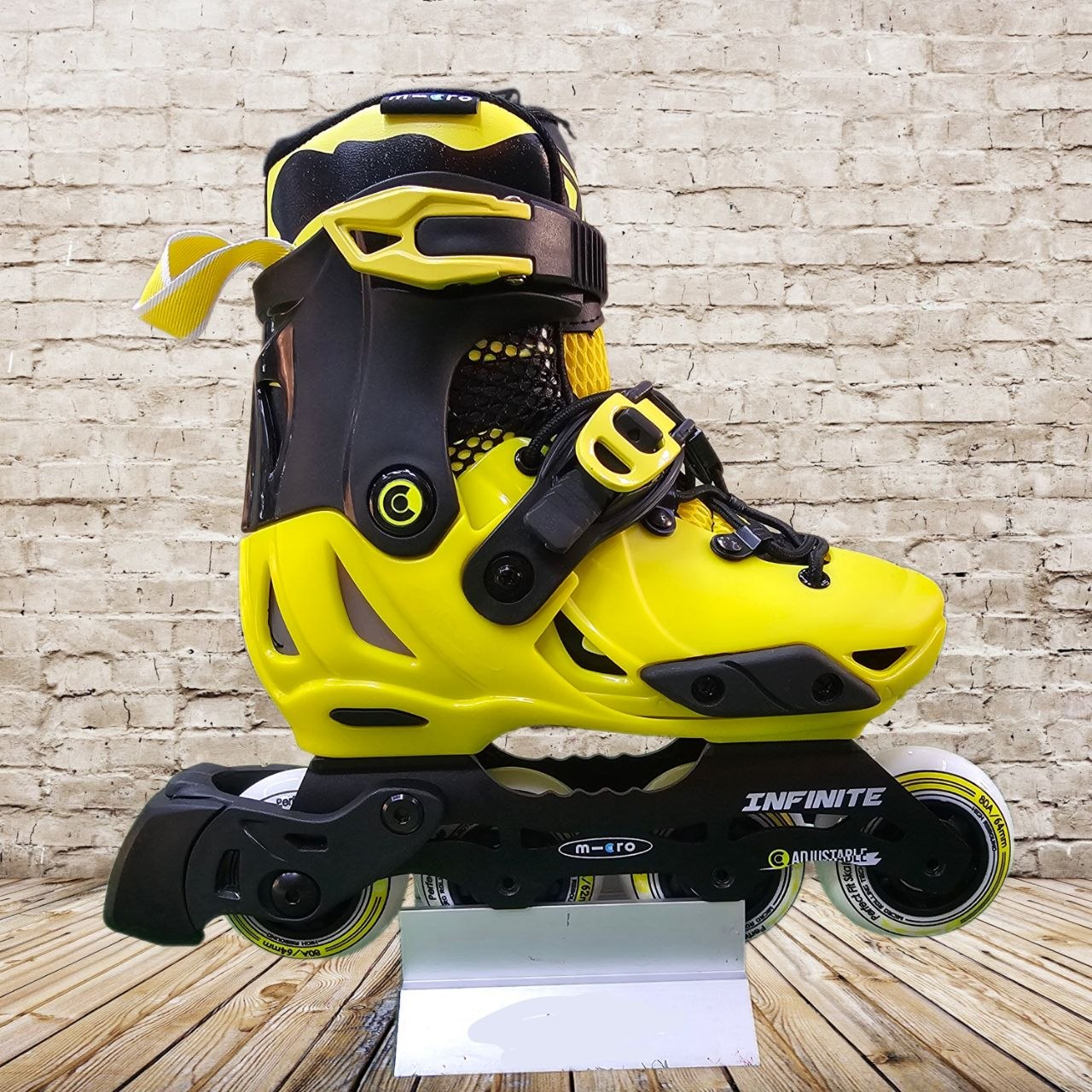 Patine cu role MICRO SKATES INFINITE YELLOW (29-32)